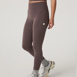 Vuori pocketed leggings light eggplant size medium